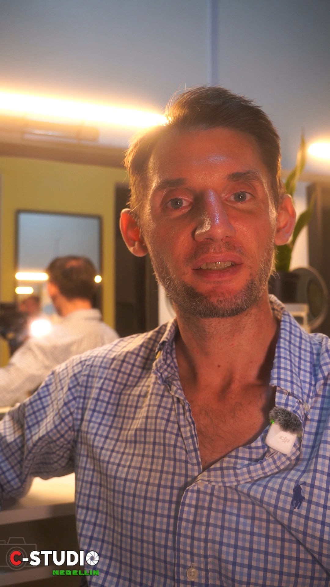 Vista previa del primer video de C-STUDIO en TikTok